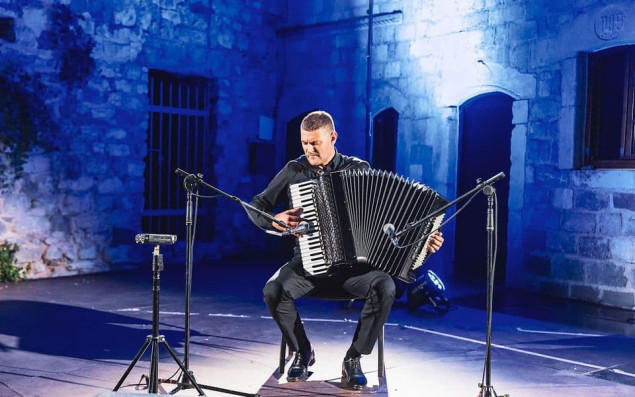 Muzička akademija UNSA: Sutra koncert “Muzika sa knjaževog dvora” akordeoniste Safeta Drljana
