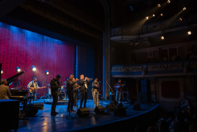 Pozorišne notte: Izveden spektakularan koncert benda "Balkan Zoo and Nina Ćorić"