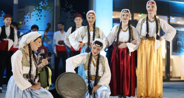 Na centralnom trgu u Ilijašu upriličen koncert u izvedbi KUD Baščaršija