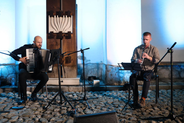 Kultura na ulice: Izveden koncert na harmonici Azmira Halilovića