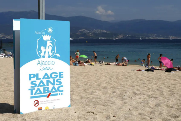 Francuska uvodi zabranu pušenja na plažama od jula