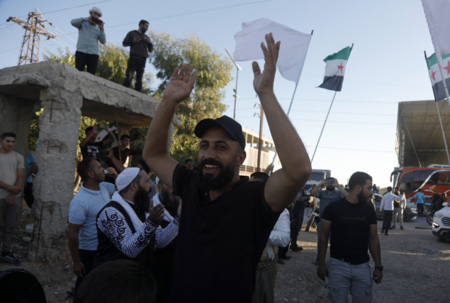 Pet stotina Sirijaca se, nakon godina izbjeglištva, vratilo kući