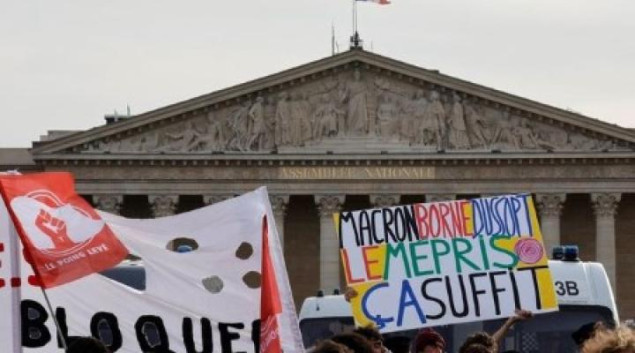 Macronova stranka suočava se s 'trenutkom istine' zbog penzione reforme