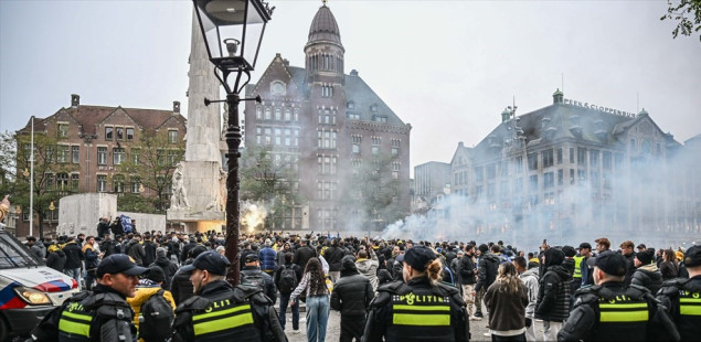 Nasilje u Amsterdamu: Izraelski navijači cijepali palestinske zastave, sukobili se s prolaznicima i policijom