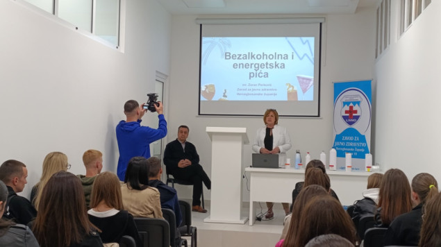 U Zavodu za javno zdravstvo K10 održana edukacija o bezalkoholnim i energetskim pićima