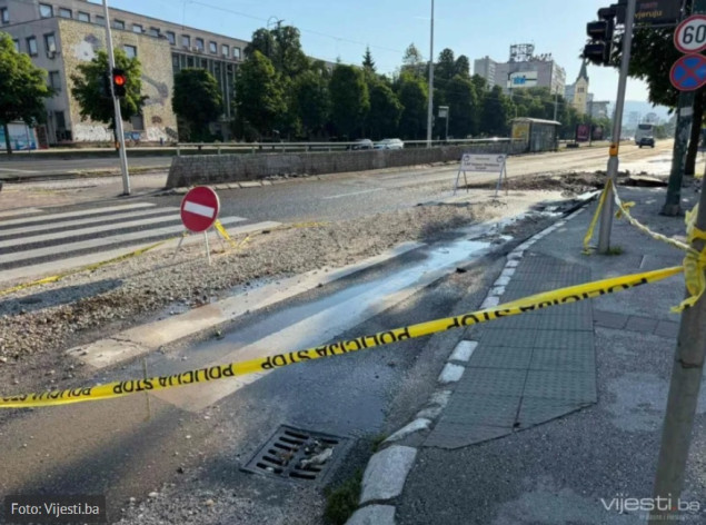 Plavljenje glavne saobraćajnice u Sarajevu, više ulica bez vode
