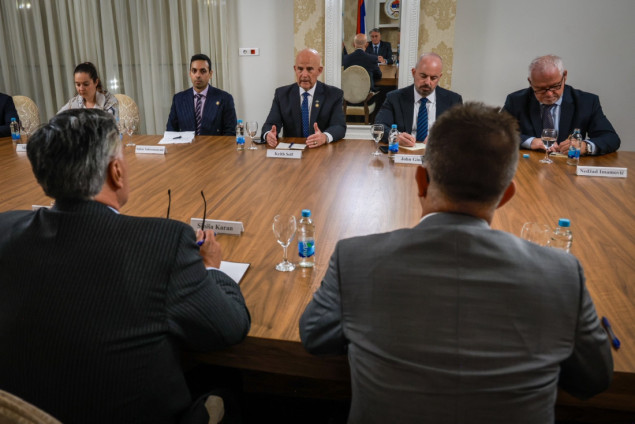 Kongresmeni SAD-a nakon sastanka s Karanom: Ključna je snažna i prosperitetna BiH