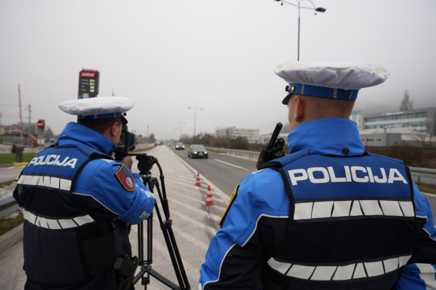 Novi mobilni radari u KS: Mjere brzinu kretanja vozila do 320 km/h, na udaljenosti i do 1.200 metara