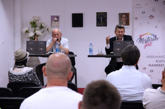 "Mostarsko ljeto" : Promovirana knjiga i otvorena  izložba „Mramorje, govor bosanskih duša – etide"