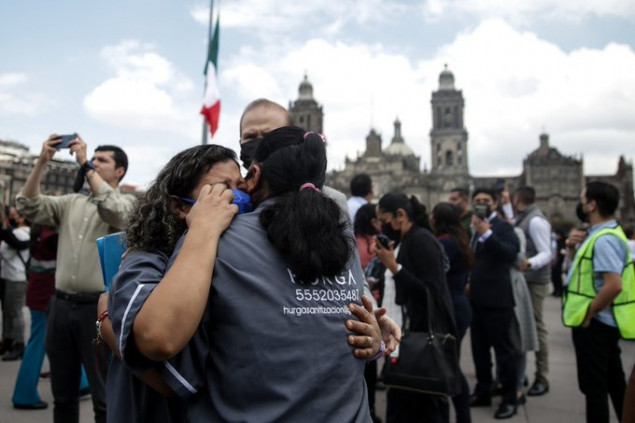 Najmanje jedna osoba poginula u snažnom zemljotresu u Meksiku