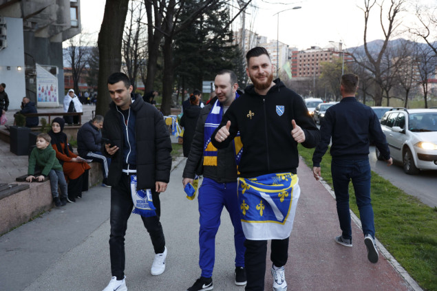 Zeničke ulice preplavili navijači 'Zmajeva' koji se nadaju debiju Huseinbašića