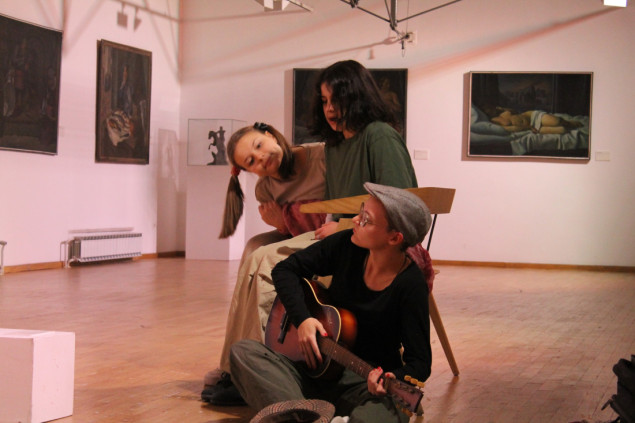 U Umjetničkoj galeriji BiH odigrana predstava "Nečujni glasovi"