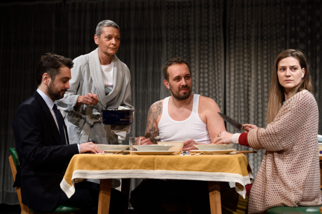 Kamerni teatar 55: 15. januara predstava "Ljubičasto"