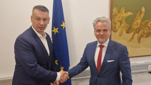 Sattler uručio Nešiću Izvješće Europske komisije o napretku BiH