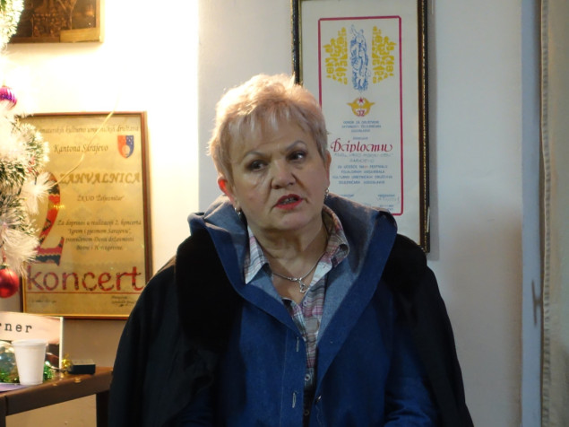 Prstenasta noć poezije: 20. Književni korner ugostio Jasminu Hanjalić