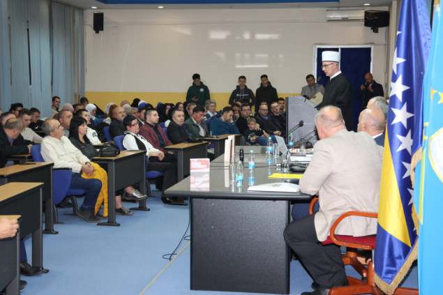 U Tuzli promovirana knjiga “Danak zaboravu – Genocid u Šahovićima”, autora Ibrahima Čikića