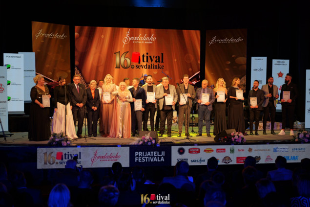 U Tuzli održano revijalno veče 16. Festivala sevdalinke