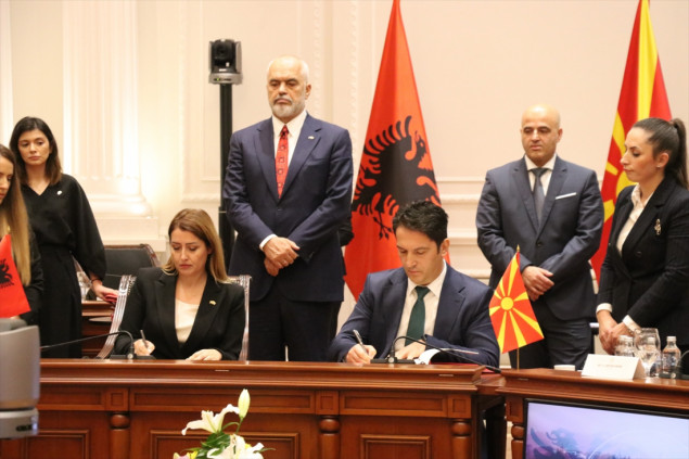Sjeverna Makedonija i Albanija potpisale 21 sporazum i memorandum iz nekoliko oblasti