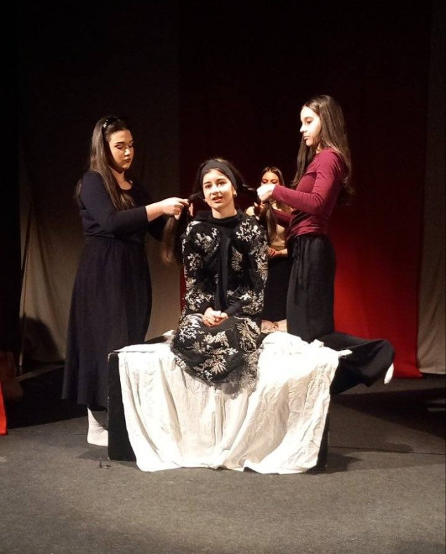 Mostarski teatar mladih '74: Sinoć odigrana predstava "Shakespeare u mostarskoj mahali"