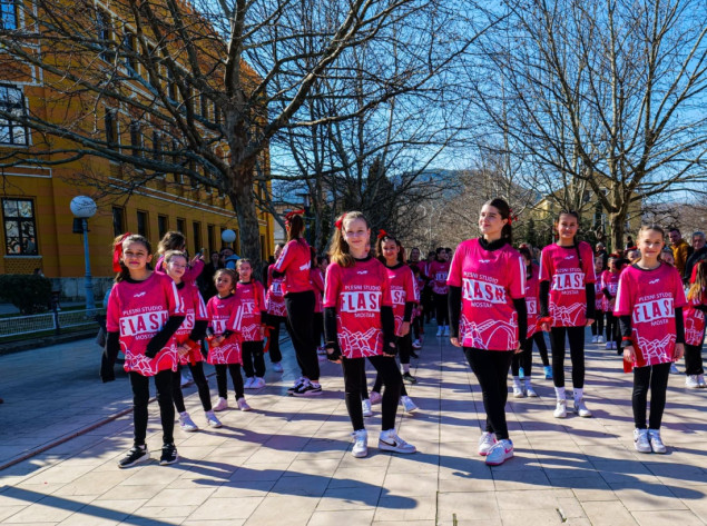 Plesna revolucija u sklopu kampanje 'Jedna milijarda ustaje'