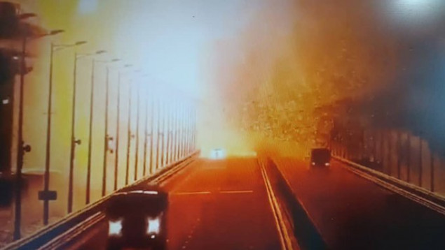 Putin optužio Ukrajinu da je izvela 'teroristički napad' na Krimski most