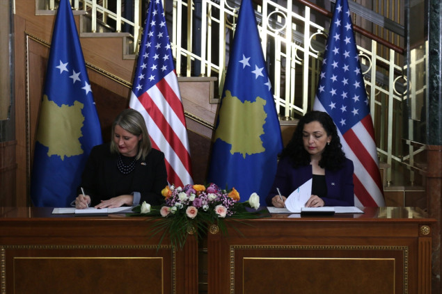 Kosovo i SAD-a potpisali Sporazum protiv manipulacije informacijama iz stranih država