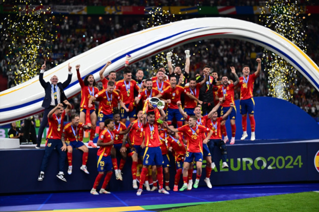 Španija savladala Englesku i po četvrti put se popela na tron