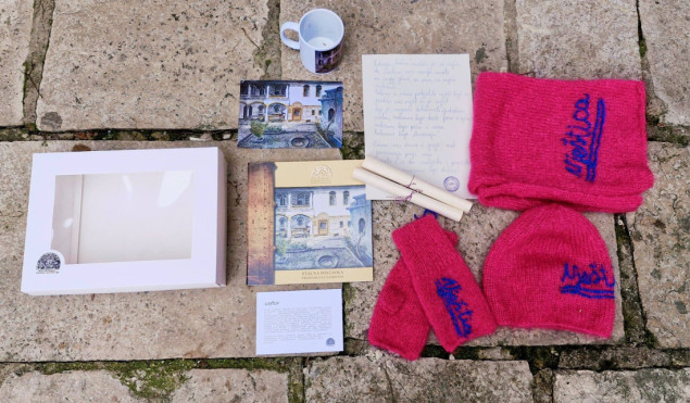 Predstavaljanje kolekcije suvenira "Rukom"