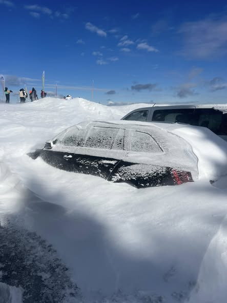 Snažan vjetar u Sloveniji rušio stabla i trgao krovove