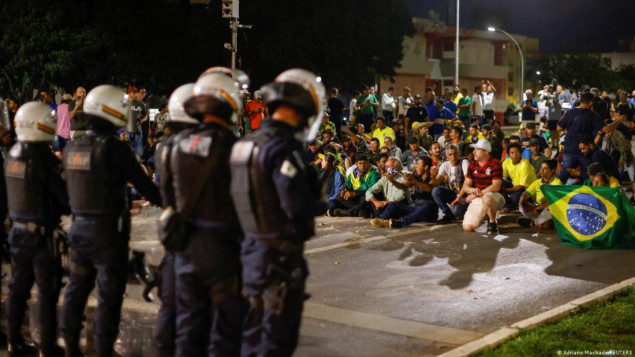 Brazil izdao potjernice za sigurnosnim čelnicima nakon divljanja Bolsonarovih pristalica