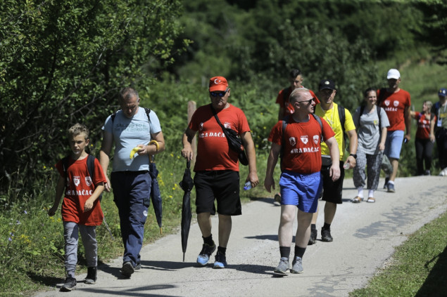 Učesnici Marša mira prelaze Udrč: Dolazimo zbog onih kojih nema