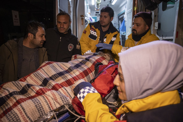 Novo čudo u Turskoj: Spašena žena nakon 257 sati ispod ruševina