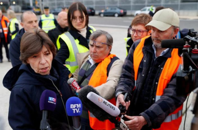 Civili evakurani iz Sudana vidno potreseni sletjeli u Pariz
