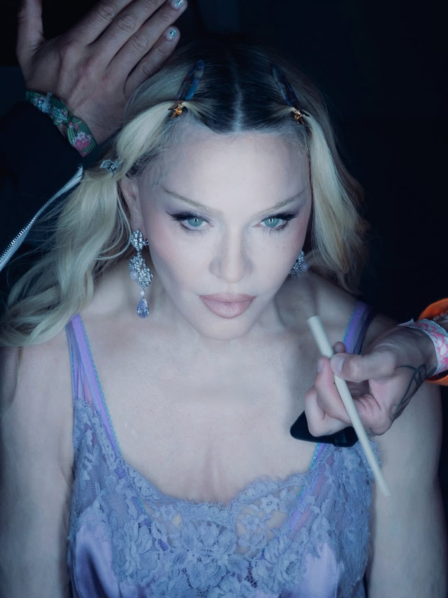 Madonna nudi nagradu za povratak vintage kostima izgubljenog na Coachelli