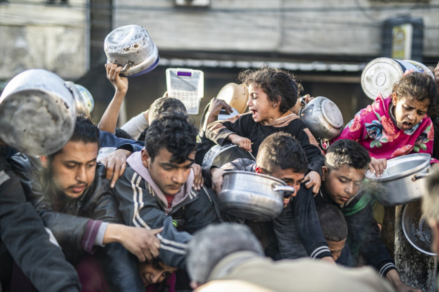 Palestinci u Pojasu Gaze se bore protiv gladi tokom izraelskih napada