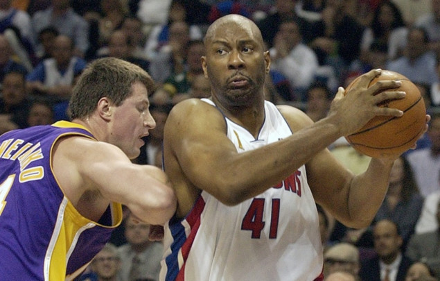 Umro čuveni košarkaš Lakersa - Elden Campbell je jedinu titulu u NBA karijeri osvojio upravo protiv njih