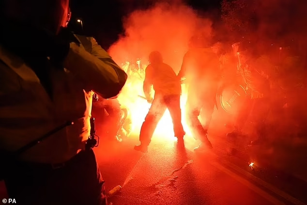 Velika Britanija: Optuženo 46 ljudi zbog nereda ispred stadiona