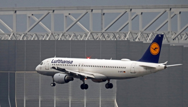 Iran obavijestio pilote i aviokompanije da izbjegavaju njegov zračni prostor