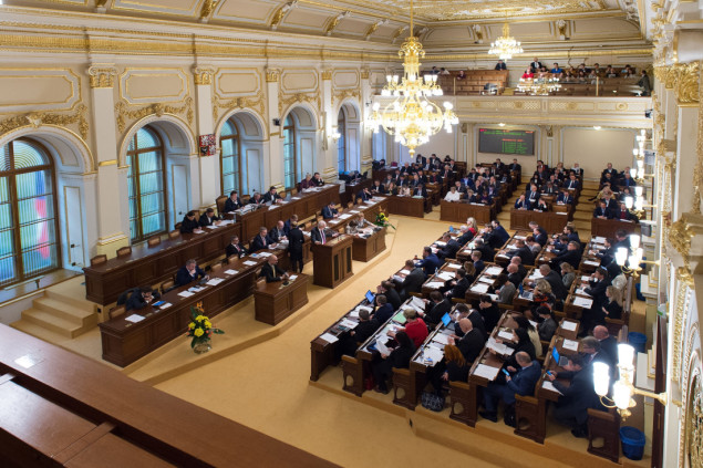 Češki parlament podržao odluku da se u toj državi obučava 4.000 ukrajinskih vojnika
