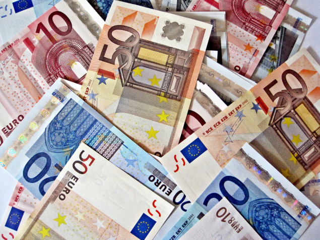 Na Kosovu od 1. februara euro jedina valuta za gotovinske transakcije