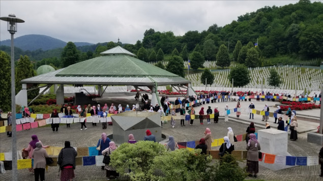 Prvi put u Srebrenici: Majke i preživjele žrtve podsjetile na genocid