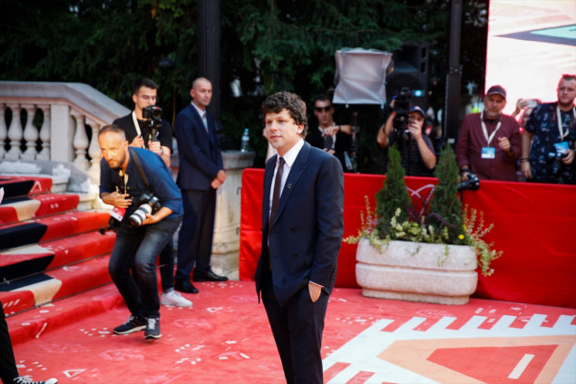 Počasni gost SFF-a: Jesse Eisenberg prošetao crvenim tepihom
