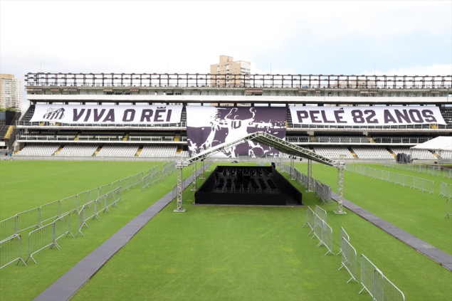 Komemoracija Peleu održaće se na stadionu Vila Belmiro gdje je počeo karijeru