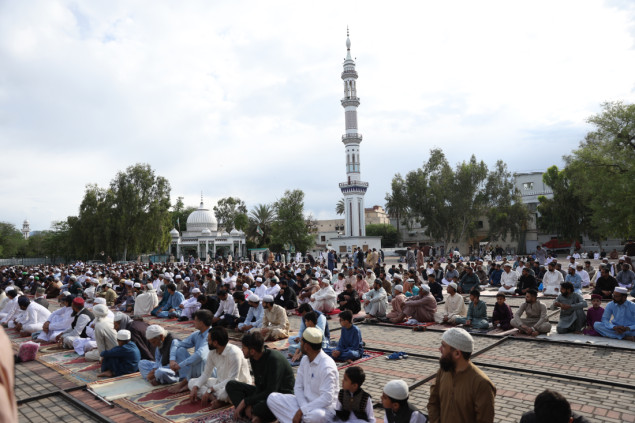 Muslimani na Istoku danas proslavljaju prvi dan Ramazanskog bajrama