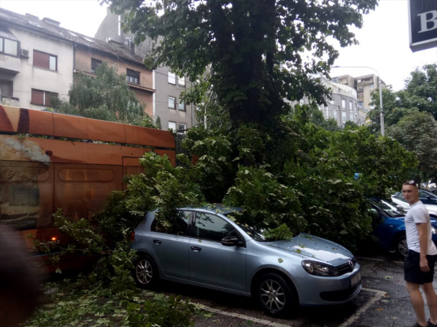 Hrvatska: U jučerašnjem nevremenu lakše ozlijeđeno nekoliko osoba
