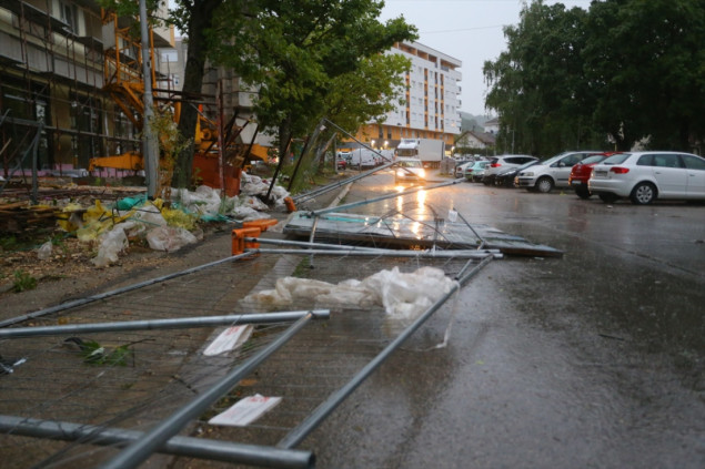 Izdato narandžasto upozorenje na kišu, grmljavinu i jak vjetar