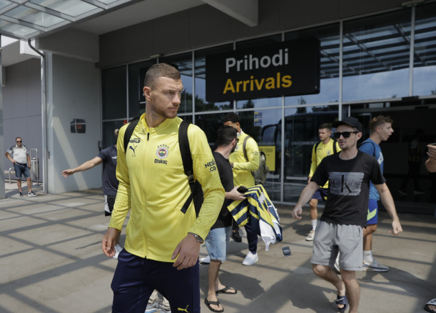 Fudbaleri Fenerbahcea doputovali u Maribor: Džeko izazvao posebnu pažnju