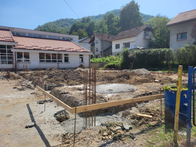 Počela izgradnja fiskulturne sale u područnoj školi u Potočarima