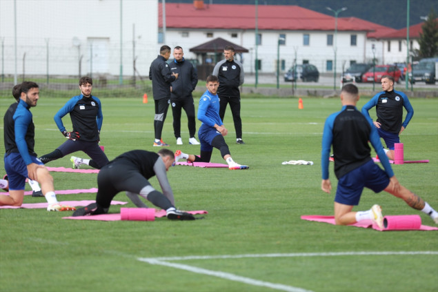 Fudbalski reprezentativci BiH odradili prvi trening u Butmiru