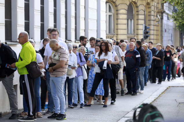 U Hrvatskoj red za kupovinu prigodne kovanice od dva eura
